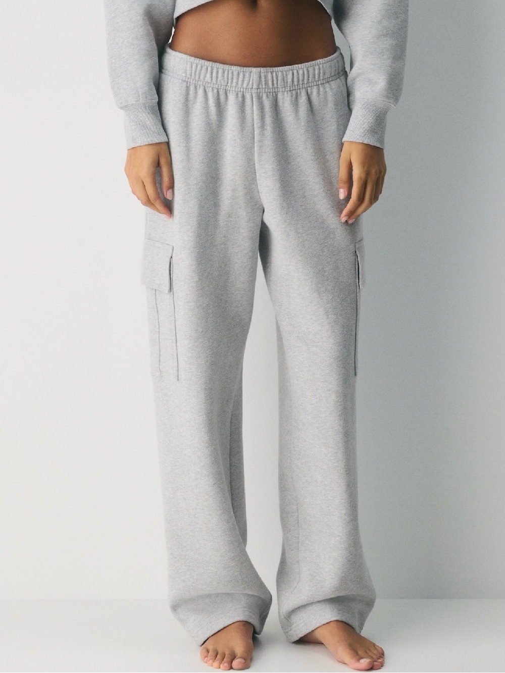 Aritzia TNA cargo sweatfleece mega fit